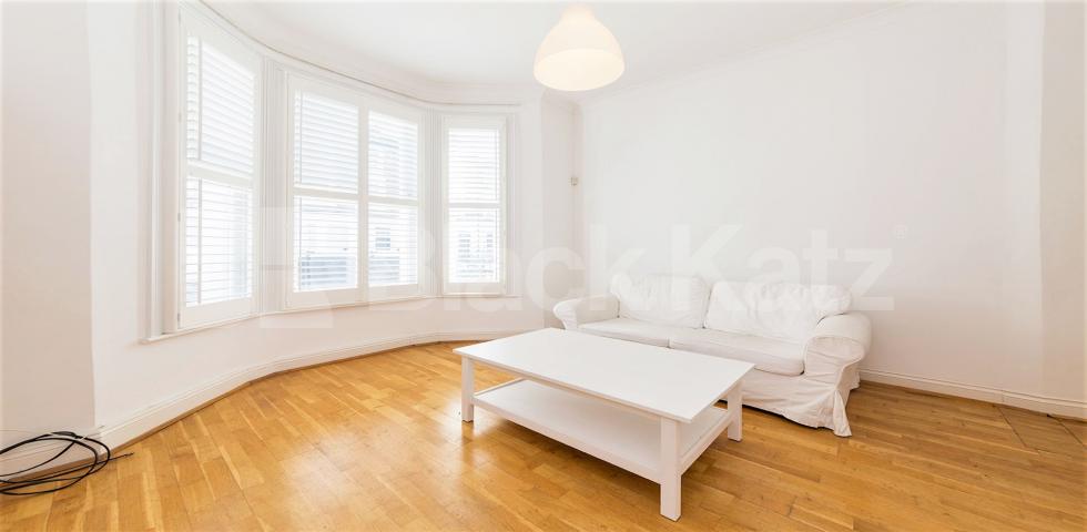 			1 Bedroom, 1 bath, 1 reception Flat			 Overstone Road, Hammersmith, HAMMERSMITH